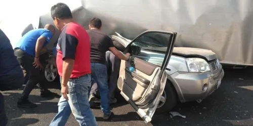 Muere anciana y hay 5 heridos en carambola en la autopista México-Puebla