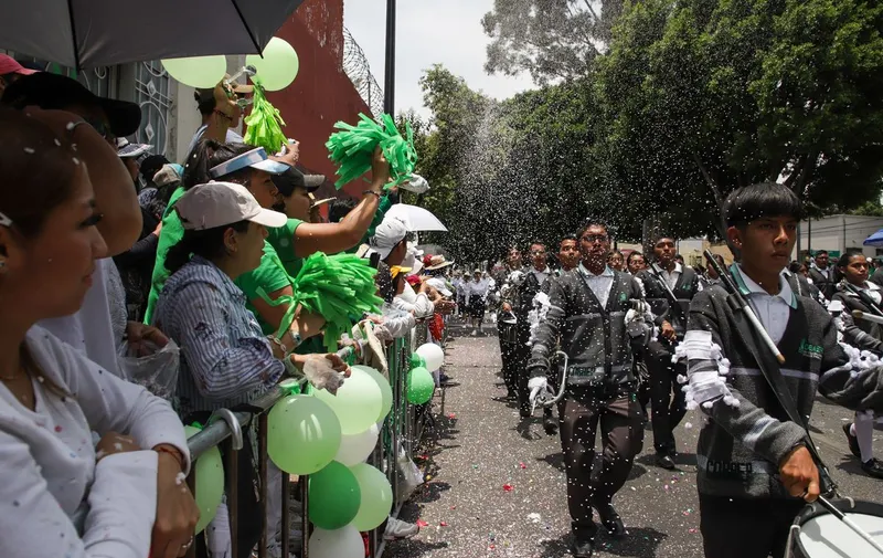 desfile-del-5-de-mayo-contingentes