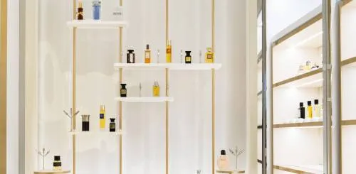 Nuevo museo parisino permite “oler” historia del perfume