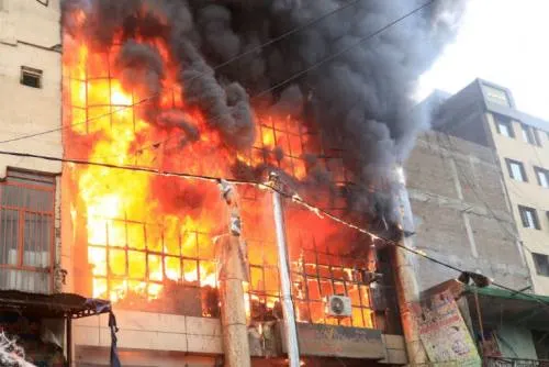 Al menos siete chicas muertas en una revuelta e incendio de un orfanato de Bagdad