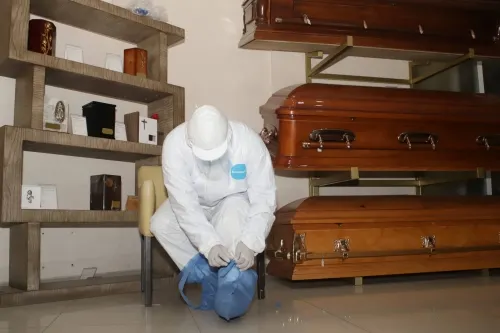 Manejo especial reciben cuerpos fallecidos por Covid-19 en Puebla y evitar contagios a familiares