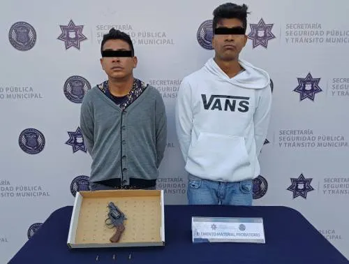 Detiene SSPTM a dos probables asaltantes de transeúntes