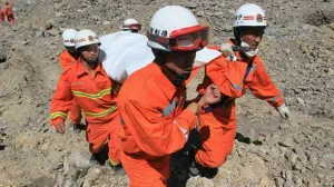 China: 17 trabajadores siguen atrapados en una mina