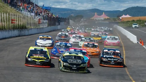 Se presenta la Nascar Peak en Puebla