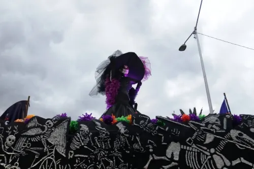 Desfilan las Calaveras en la Angelópolis