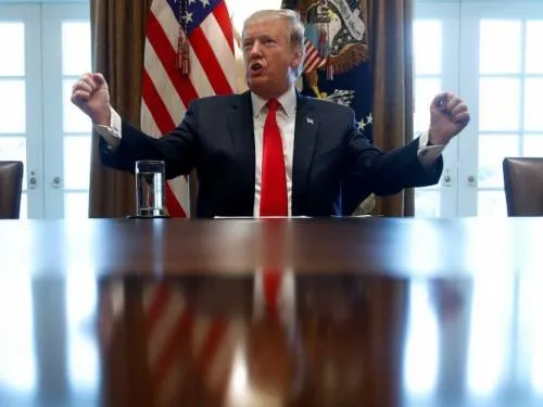 ‘Construiremos un muro humano si es necesario’: Trump