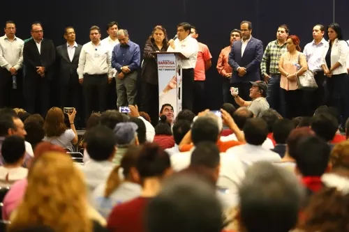Comprometido con el derecho al trabajo y libre sindicalismo: Barbosa a miembros de la UNT