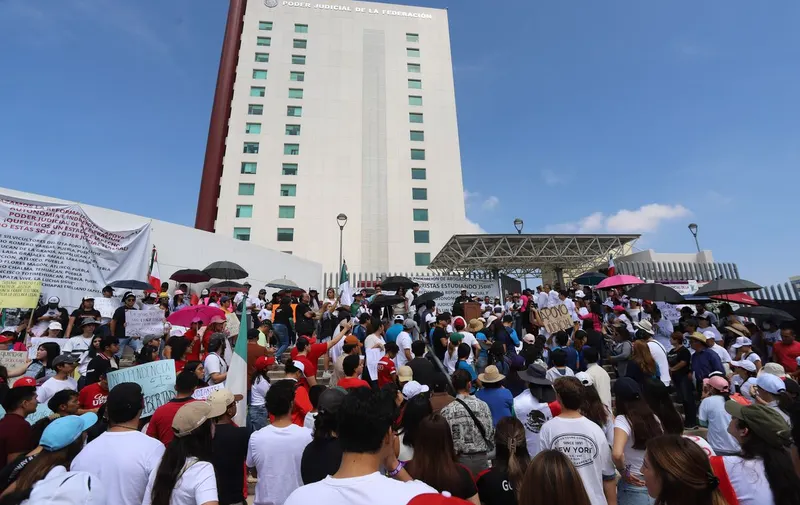 estudiantes-derecho-pue-vs-reforma-poder-judicial