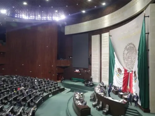 Diputados aprueban dar a Marina control de puertos