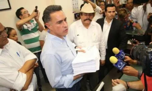 Fiscalía de Coahuila catea casas usadas durante campaña de Guillermo Anaya