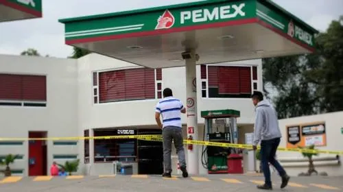 Clausuran 21 gasolineras en Puebla por vender combustible ilícito