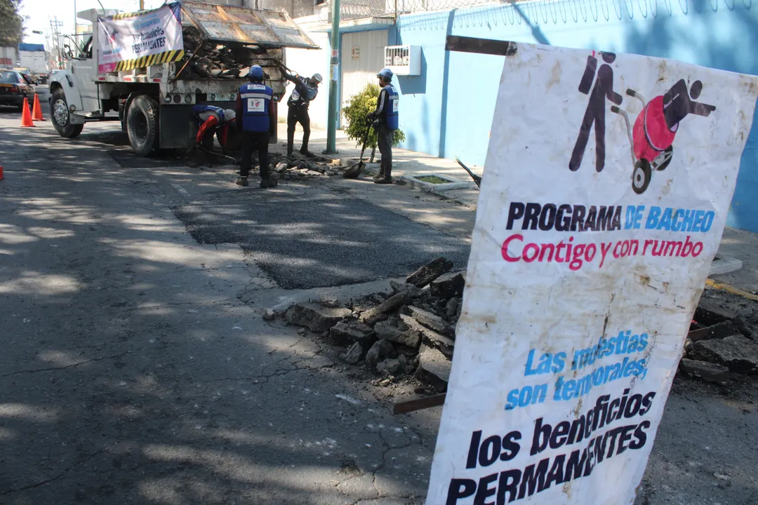 Ayuntamiento de Puebla promete tapar baches en 48 horas tras reporte