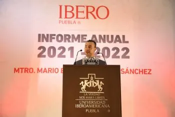 Arremete rector de la Ibero Puebla contra AMLO en su tercer informe