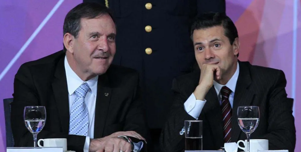 El clúster de empresas fachada del príncipe de la derecha