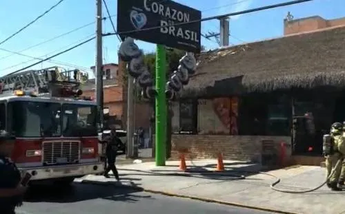 Flamazo deja daños materiales en restaurante de colonia El Carmen
