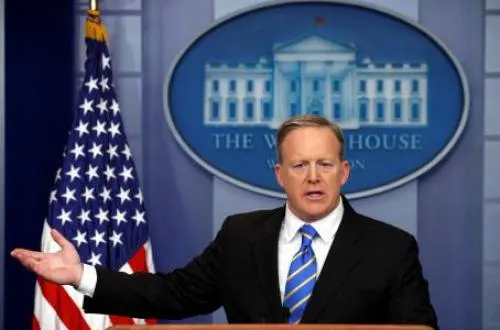 Renuncia Sean Spicer, portavoz de la Casa Blanca