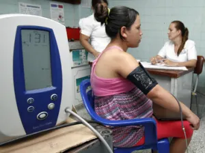 Embarazadas deben reportar posible riesgo de zika: SSa