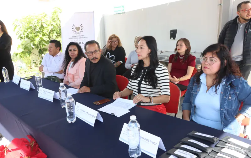 voluntariado-congreso-puebla-entrega-lentes-coronango