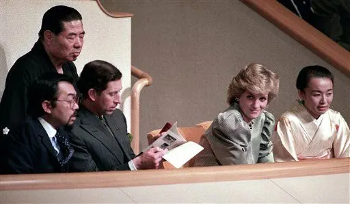 Muere primo del emperador Akihito de Japón