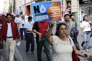 Activistas contemplan huelga de pagos al SOAPAP por Ley de Agua