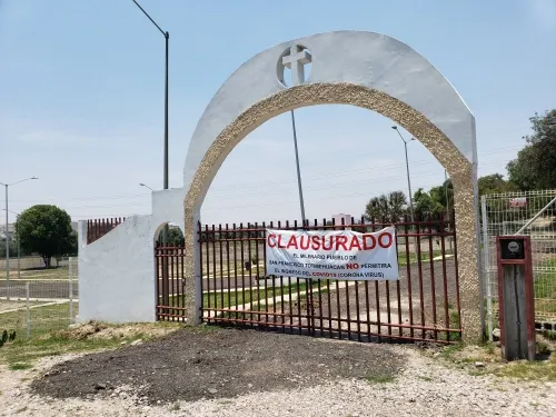 Vecinos de San Francisco Totimehuacan clausuraron entrada al nuevo panteón
