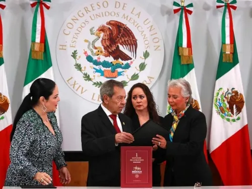 Sánchez Cordero entrega el Primer Informe de López Obrador
