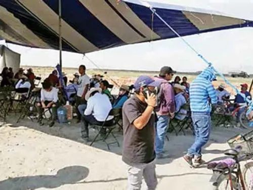 Se plantan otra vez por Santa Lucía; exigen pagos de terrenos