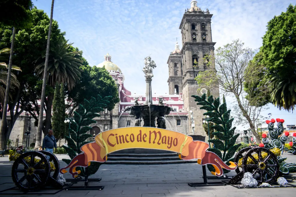 Gobierno municipal invita a visitar los adornos alusivos a la Batalla del 5 de Mayo