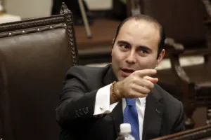 Desarticulado el control que Jorge Aguilar tenía de la Secretaría de Salud