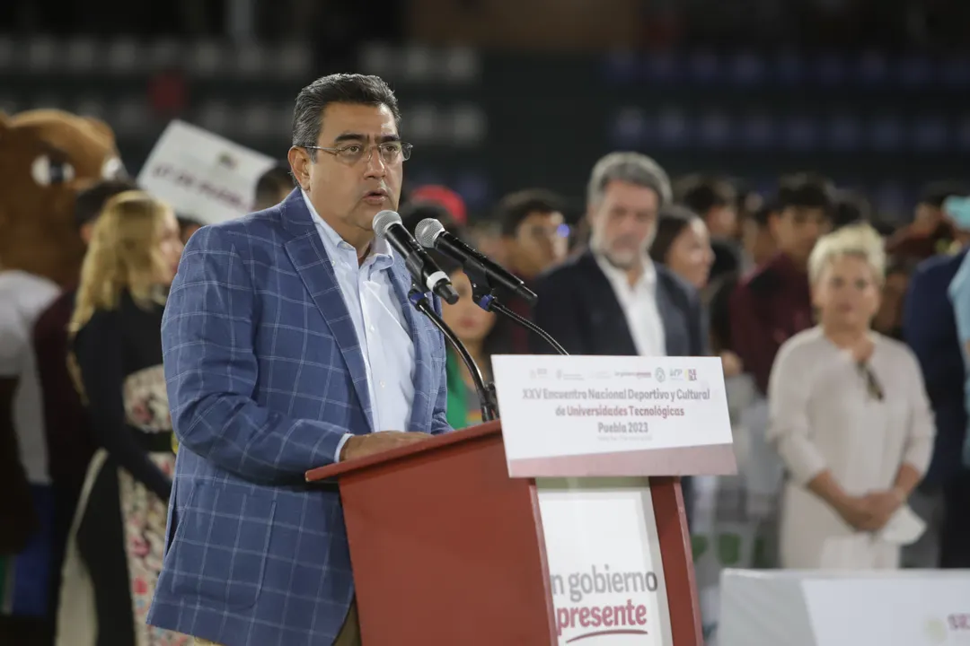 Sergio Salomón Céspedes gobernador de Puebla