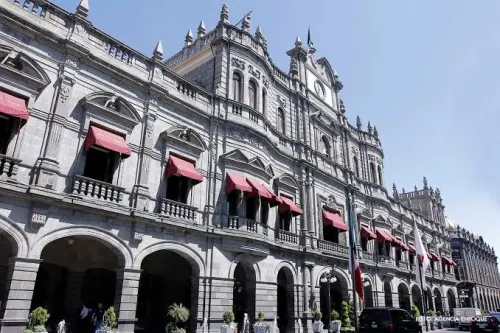 Trabajadores siguen abusando de malas prácticas, acusa Rivera Vivanco