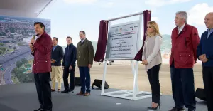Entrega Peña Nieto ampliación de la Autopista México-Pachuca