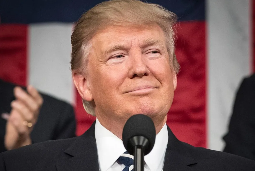 Trump solicita fondos federales para la mayor deportación masiva en la historia de EE.UU.