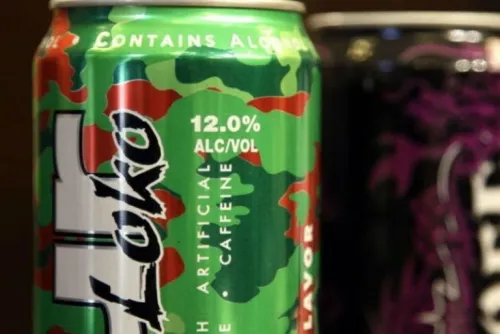Piden regular la venta de la bebida Fourloko