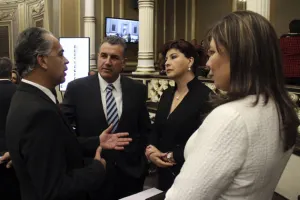 Giorgana invita a Manzanilla a la bancada del PRI