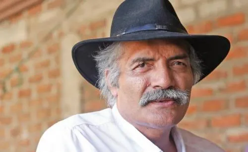 Libera juez a José Manuel Mireles; sigue su proceso pero en libertad