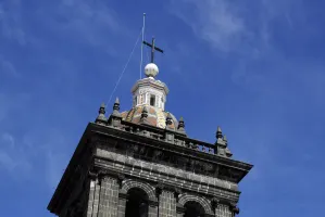 Comuna instala pararrayos en Catedral