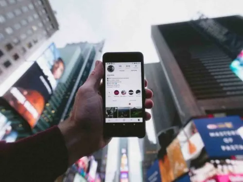 Instagram añade nuevas fuentes a sus historias, incluida Comic Sans