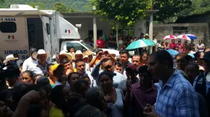 Moreno Valle visita puente afectado de Patla, en Jopala