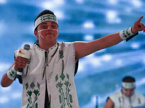 Familiares y amigos dan el último adiós a vocalista de Cuisillos