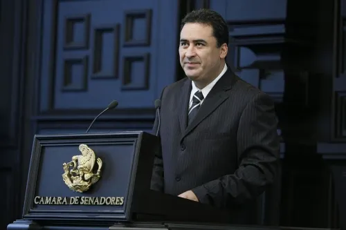 Académico de Día, Sicario de Noche