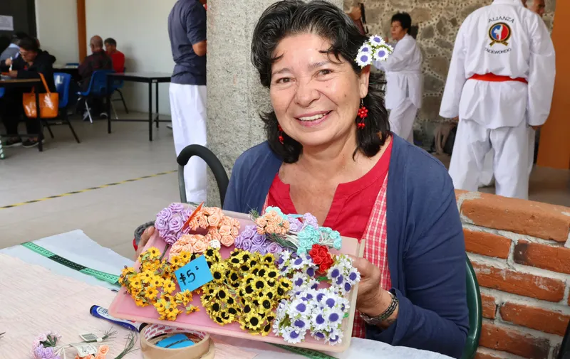 Impulsa SEDIF bienestar económico de personas adultas mayores con “mercadito” en Casa del Abue