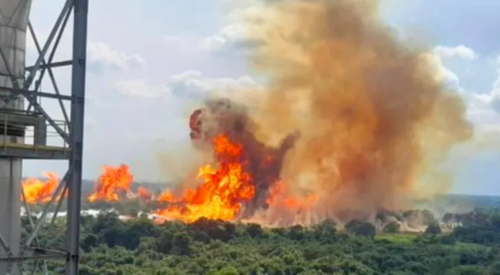 Ducto de Pemex explota en Huimanguillo, Tabasco