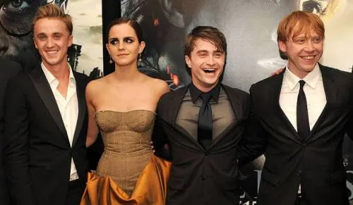 Actor de Harry Potter cantó en plena calle y nadie lo reconoció