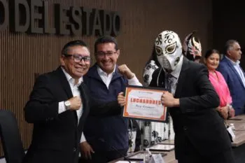 Reconoce Congreso del Estado trayectoria y aportaciones de exponentes de la lucha libre poblana
