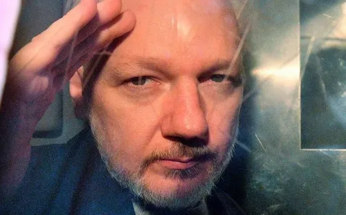 EU anuncia 17 nuevos cargos contra Julian Assange