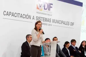 Alonso de Moreno Valle encabezó capacitación de presidentas municipales DIF