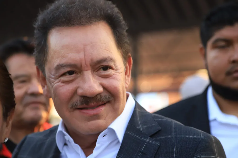 Creel educa a Nacho de un tuitazo