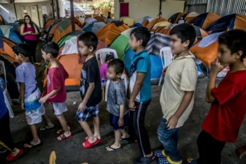 México expresa preocupación por detención prolongada de menores migrantes en EU
