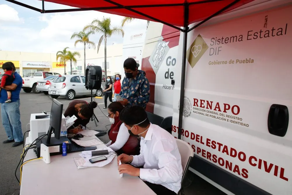 Benefician SEDIF y Registro Civil a más familias con registros de nacimiento gratuitos